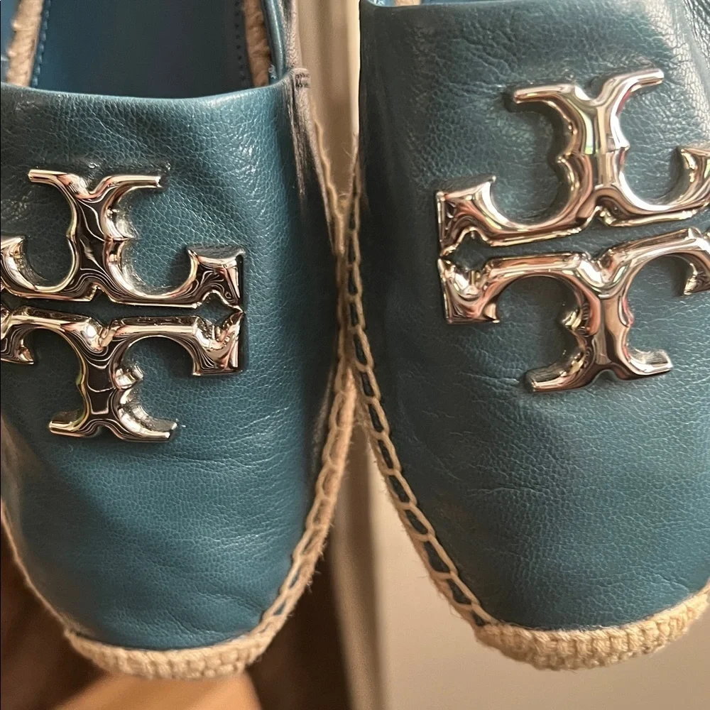NWOT Tory Burch Teal Espadrille Flats with Logo